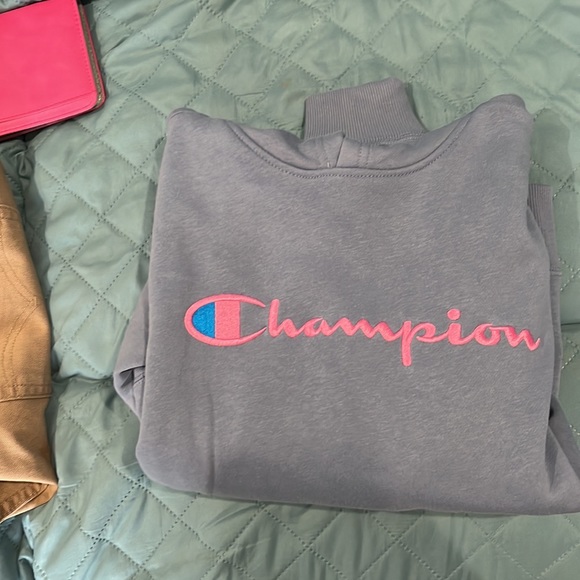 Champion hoodie NWT. - Picture 9 of 10